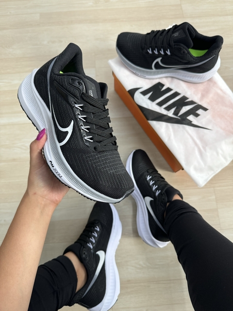 Tênis Nike Air Zoom