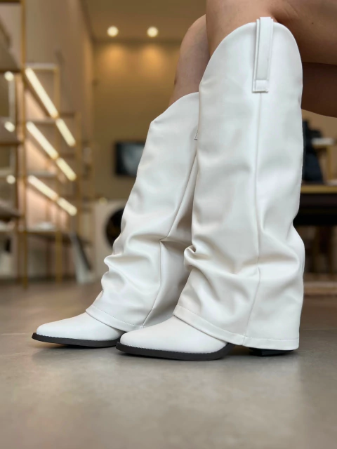 Bota Slouchy Off White Ashley