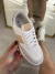 Tênis Casual Branco Detalhe Cinza e Nude - comprar online