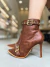 Bota Salto Fino Tiras Fivelas Caramelo Ariana