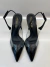 Scarpin Slingback Preto Vinil Verniz Wetting Coração na internet