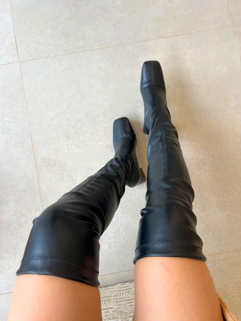 Bota Over Stretch Preta Alexia