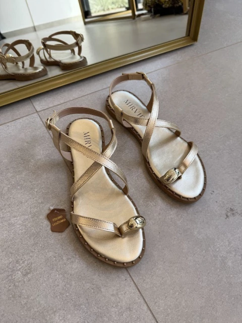 Sandália Rasteira Couro Ouro Light Aplicação Dourada Dedo