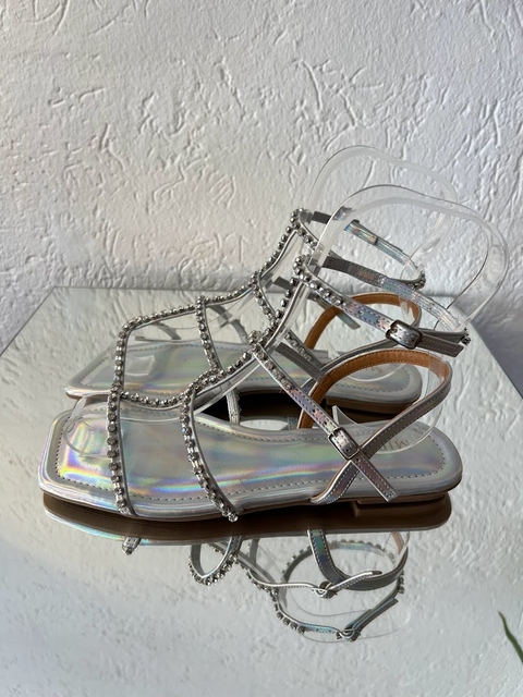 Sandália rasteira Dora metal holográfico prata