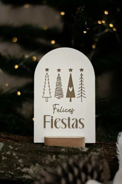 Atril con deseos felices fiestas