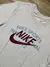 Camiseta Nike Logo Sports (creme) - comprar online