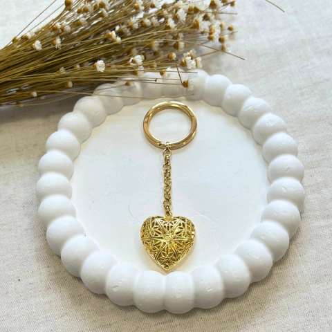 Chaveiro Relicário Coração Vazado