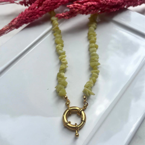 Colar Cascalhos Lime Punch com Fecho Boia