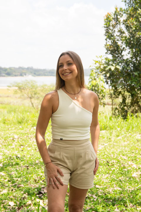 Cropped Um Ombro Off-White - comprar online