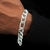Pulseira banhada a prata com elos de 10mm, sendo usada no pulso.