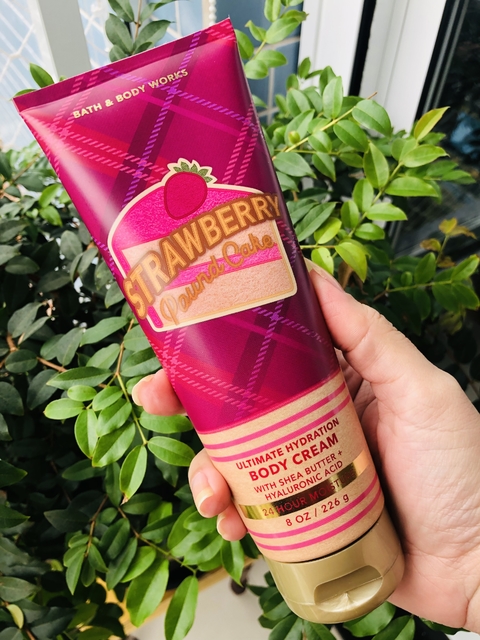 Body Lotion Strawberry Pound Cake