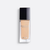 Frasco de base facial Forever Skin Glow da Dior com tampa preta e líquido bege