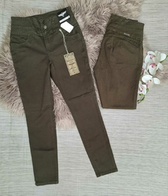 PANTALON DAMA BOY LONDON VERDE MILITAR