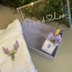 CAIXA CARTONADA COM TOALHA E HOME SPRAY