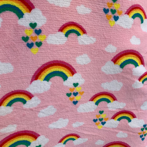 Polar Soft Estampado - Arcoíris Corazones Rosa