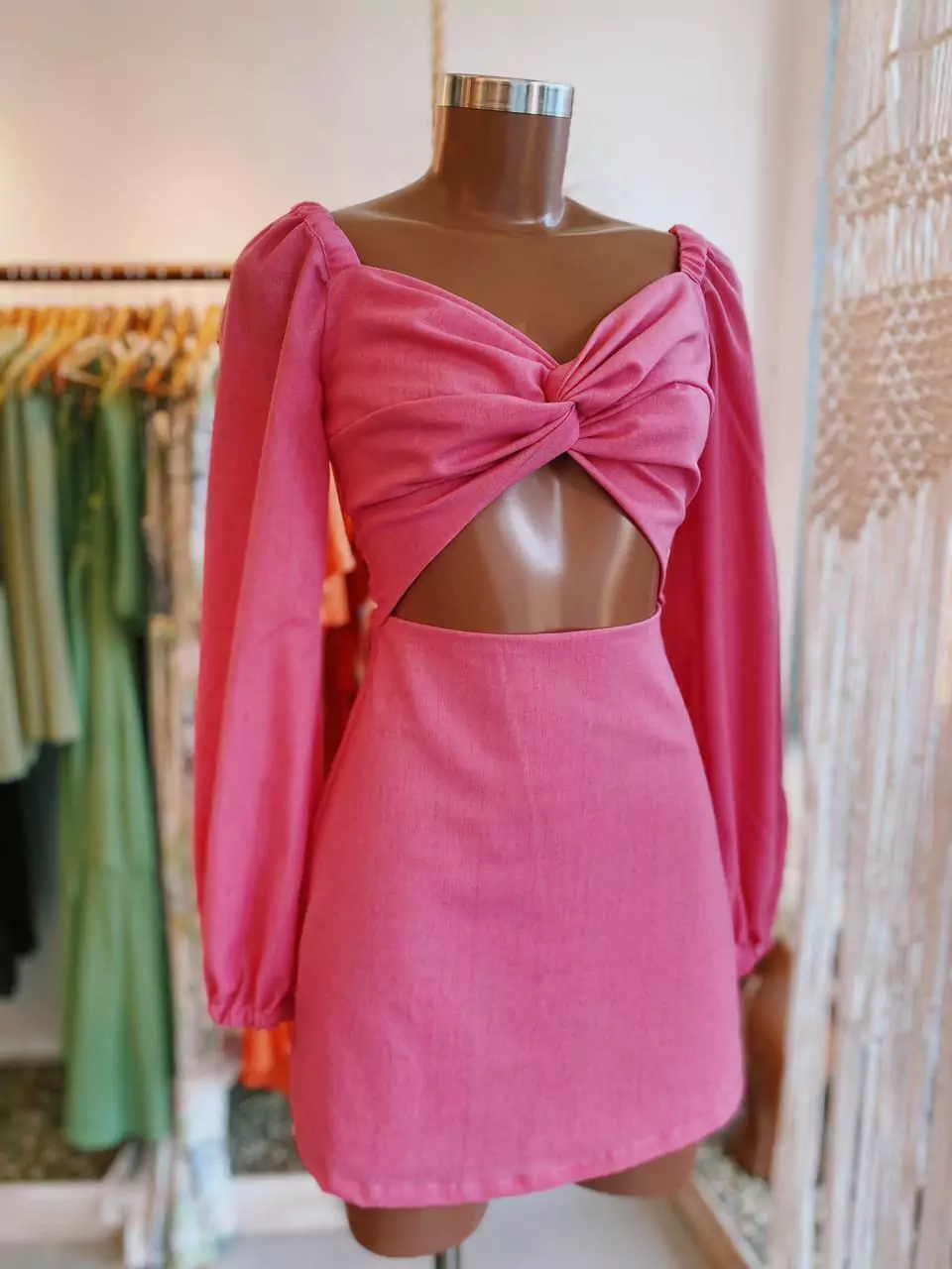 VESTIDO CURTO COM RECORTE KAREN PINK