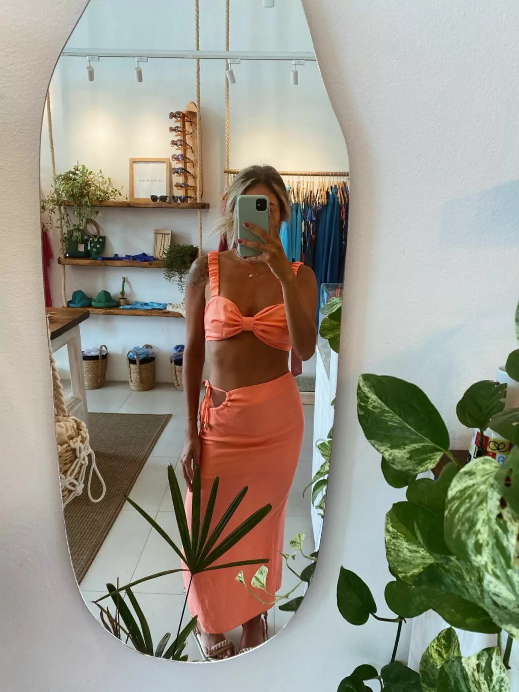 SAIA MIDI COM RECORTE MALU CORAL