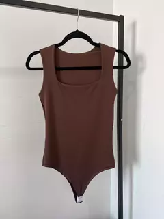 Body decote quadrado