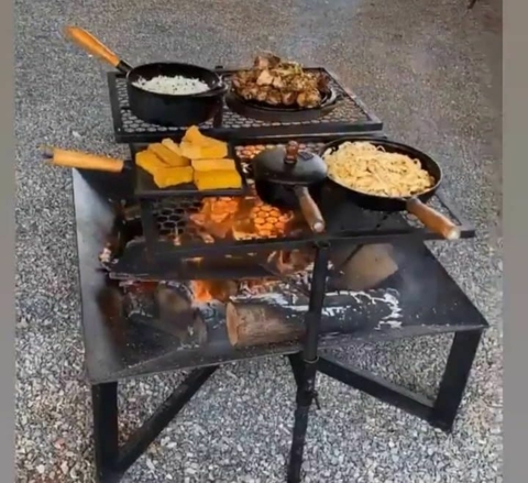 80x80 com 2 grelhas 50x40, 1 espeto e varal de defumação