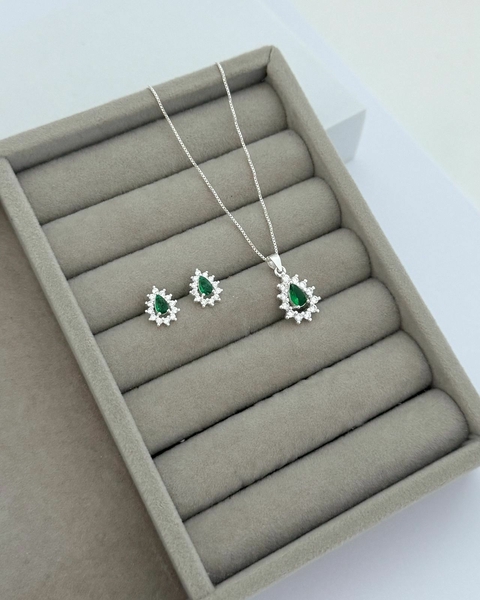 Conjunto gota cravejada verde