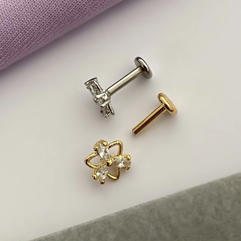 Piercing Labret Triângulo Trinity 8x1.2mm