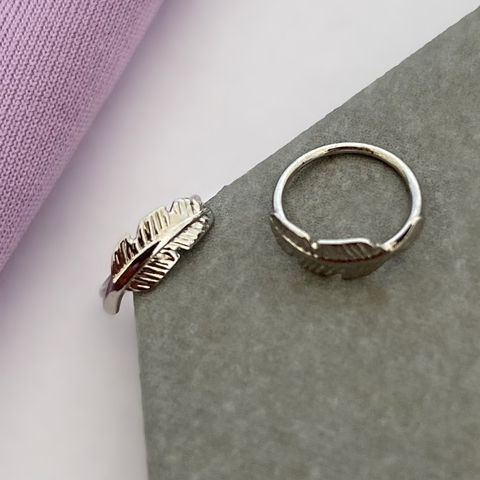 Piercing Torção Pena - comprar online