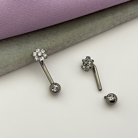 Piercing Titânio Christina Flor