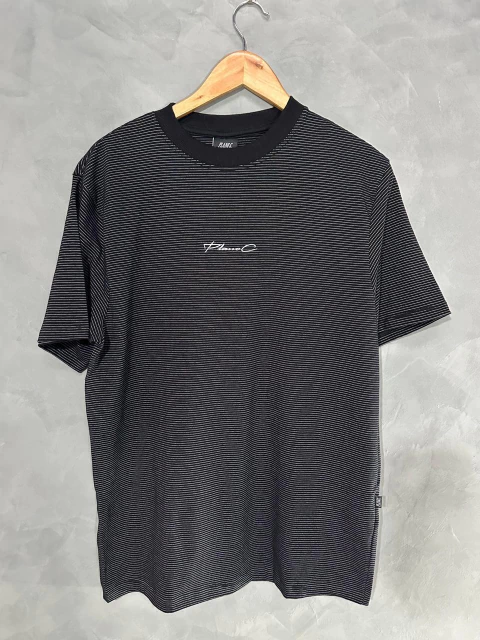 Camiseta Plano C Listrada Signature Preto - comprar online