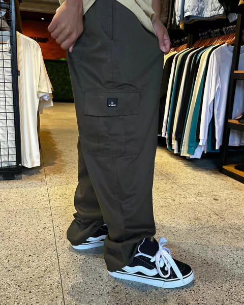 Calça Cargo de Sarja Keep Verde