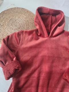 Canguro corderoy con piel ladrillo