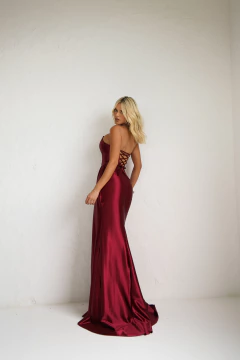 VESTIDO DE FESTA LONGO TENDÊNCIA FASHIONISTA COM FENDA NILÓPOLIS - comprar online