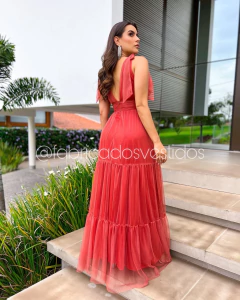 VESTIDO DE FESTA TRÊS MARIAS LAÇO NO OMBRO SEM BRILHO MADRI na internet