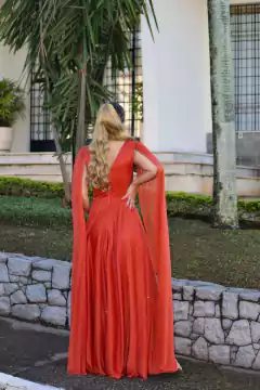 VESTIDO DE FESTA LONGO BRILHOSO LONGO COM CAPAS CHIPRE na internet