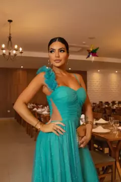 VESTIDO DE FESTA LONGO TULE BRILHOSO FLOR NO OMBRO BRASIL - Fábrica dos Vestidos