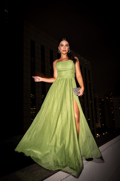 VESTIDO DE FESTA LONGO TRANÇADO COM FENDA CAMBURIÚ na internet