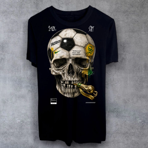 CAMISETA REGULAR PRETA CAVEIRA BOLA - comprar online