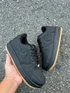 Nike premiun preto sola marrom