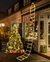 Imagen de Luces LED de escalera con Papá Noel escalador