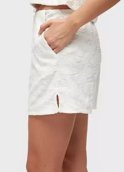 SHORT FEM ATOALHADO GARDEN PARTY OFFWHITE OSKLEN M