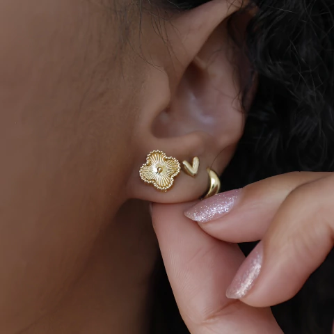 Brinco Trevo - Aço Inoxidável Dourada - comprar online