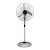 Ventilador de pie Crivel V23 de 17 pulgadas con hélice metálica tipo avión, reja metálica y base circular.