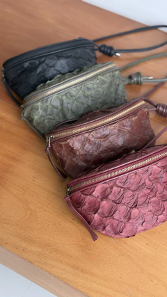 Bolsa Pochete Pirarucu Chocolate - loja online
