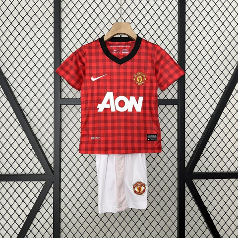Camisa e Short Infantil Retrô Manchester United I 2012/13 Vermelho e Branco - Nike - comprar online
