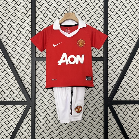 Camisa e Short Infantil Retrô Manchester United I 2010/11 Vermelho e Branco - Nike - comprar online