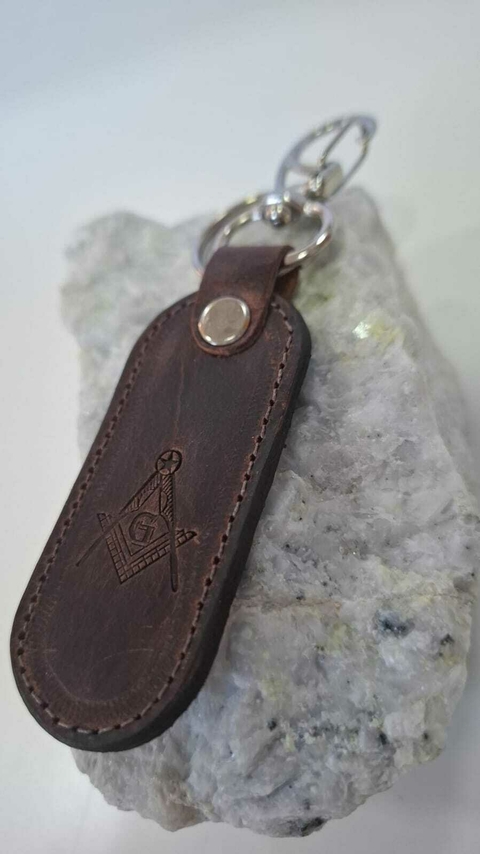Chaveiro de Couro com Símbolo da Maçonaria