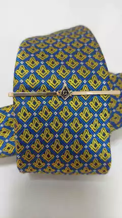 Prendedor de Gravata na internet