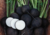 Raiz de rabanete Ulisses com folhas verdes e fatias brancas ao lado, sementes de rabanete preto, semente de rabanete ulisses, onde comprar semente de rabanete preto, onde comprar semente de rabanete Ulisses
