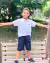 Bermuda Infantil com Cinto Marinho para meninos de 1 a 8 anos, vai combinar com tudo! Confeccionada em Brim leve 100% algodão, a peça possui cós em elástico, bolsinhos frontais e gancho deslocado, acompanha um cintinho lindo e regulável na cor areia, gara