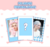 Imagem de polaroides personalizadas, com uma foto em destaque e duas imagens de fundo, uma com uma pessoa usando um gorro de pelúcia e outra com uma pessoa de cabelo claro e liso.
