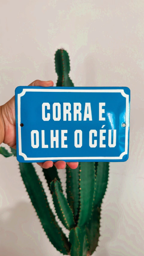 Corra e olhe o céu - comprar online